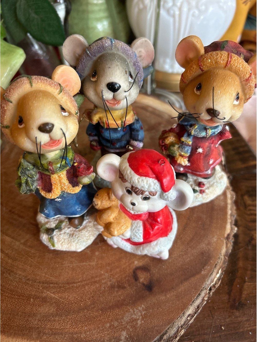 Four Christmas mice